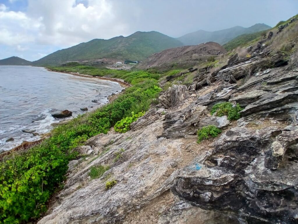 Trail "disappears" foloow along coast and over rocks
